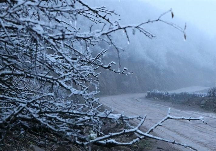  عکس/بارش برف پاییزی در ییلاقات گیلان