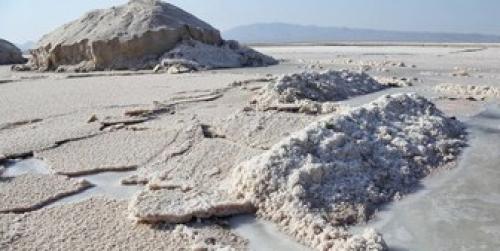 وضعیت دریاچه نمک قم بحرانی شد 
