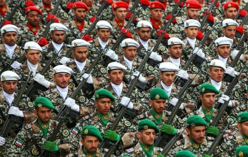 رژه امسال با «کوثر» در آسمان و «فاتح» در دریا؛ ایرانی‌تر از هر سال/ روحانی: همه مردم کنار سپاه بودند و خواهند بود +عکس