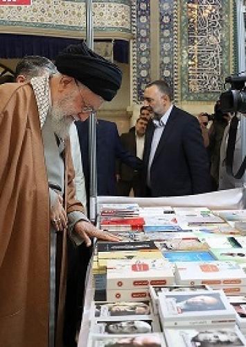 بازدیدرهبرمعظم انقلاب اسلامی ازنمایشگاه بین المللی کتاب 