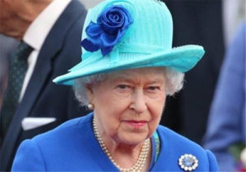  کیف ملکه انگلیس خبرساز شد! 