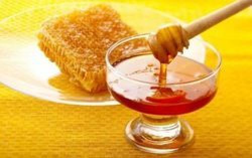  تاثیر عسل در رفع بوی بد دهان 