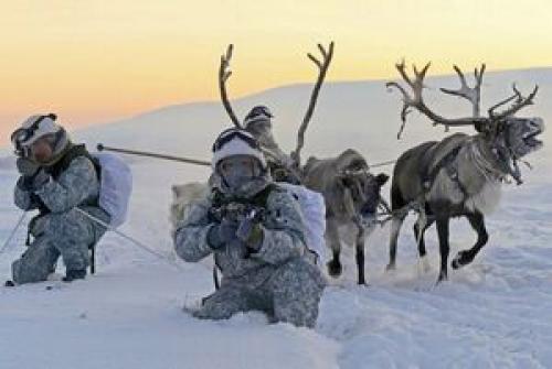 آیا جنگ جهانی سوم از قطب شمال آغاز می‌شود؟/ از شناور خاص آمریکایی تا موشک‌های روسی آماده تسخیر اقلیم بدون پادشاه +عکس