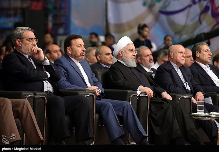رئیس‌ دفتر روحانی: مسئولیت عدم اجرای درست طرح بنزینی با دولت است/ وزیر کشور: ما مقصر نیستیم، تقصیر صدا و سیما است!/ چرا دولتی‌ها مسئولیت اقداماتشان را بر عهده نمی‌گیرند؟