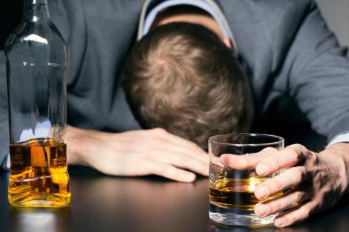 افزایش آمار کشته‌ های مصرف الکل تقلبی در اهواز