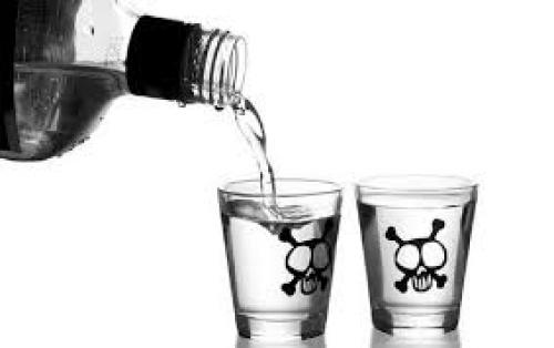مسمومیت 20 نفر بر اثر مصرف الکل در فسا