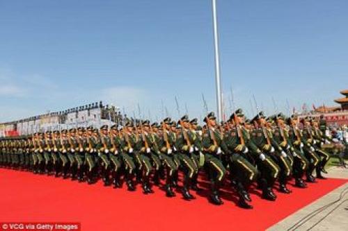 آماده‌باش۱۰ هزار سرباز ارتش چین