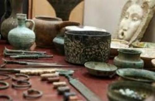 کشف اشیاء تاریخی عتیقه در تهران