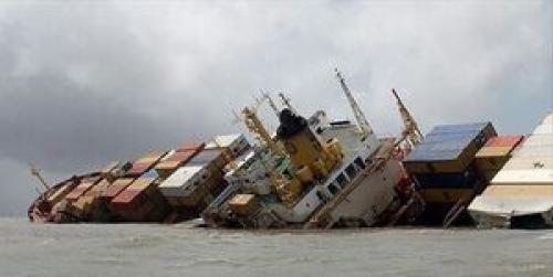  الحدث: یک کشتی ایران در آب‌های عراق غرق شد