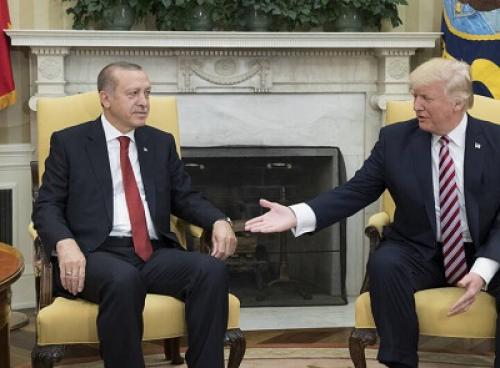کتاب جان بولتون: ترامپ گفت «کار ترکیه را تمام کن» / اردوغان چگونه مقابل تحریم‌های آمریکا تسلیم شد/ آیا پوتین از حملات اسرائیل به مواضع ایران در سوریه خبر داشت؟ +عکس و فیلم