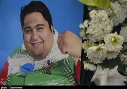 سنگ مزار قهرمان ایرانی نصب شد +عکس