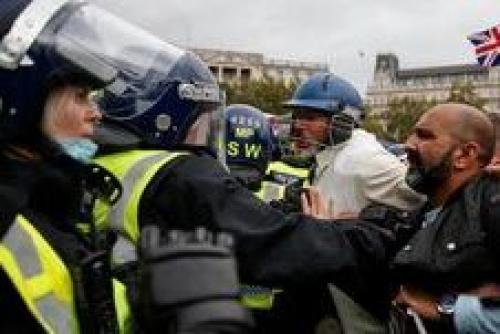فیلم/ معترضین "ضد ماسک" 