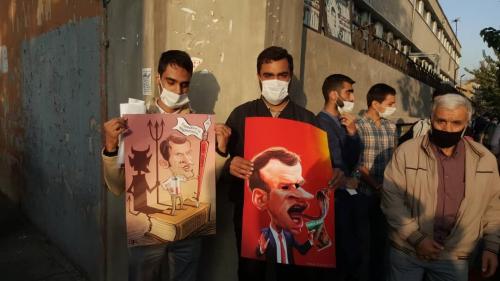 بیانیه پایانی تجمع‌کنندگان مقابل سفارت فرانسه 