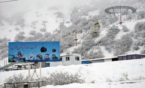 (تصاویر) بارش برف در گردنه حیران اردبیل