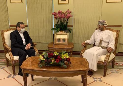 دیدار و رایزنی عراقچی با وزیر خارجه عمان در مسقط