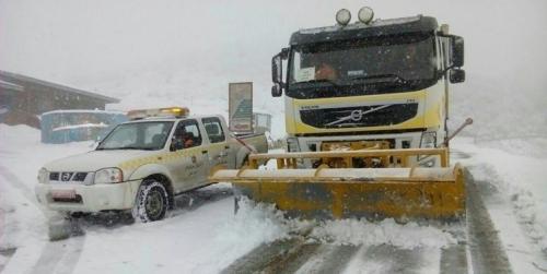 برف و باران در جاده های 13 استان
