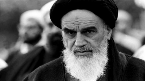 چرا امام خمینی (ره) بعد از پیروزی پایتخت را رها کرد؟