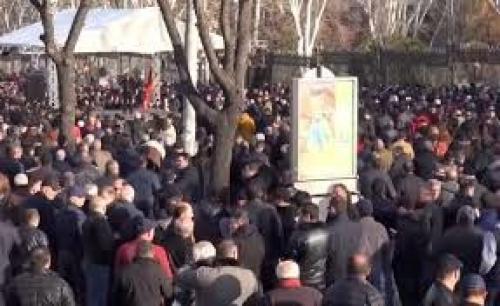تدابیر شدید امنیتی در ایروان همزمان با ادامه اعتراض‌ها برای استعفای پاشینیان 