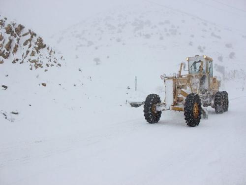 برف و باران مسیرهای استان تهران را فرا گرفت
