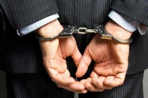دستگیری آقای مدیرکل بعلت تخلف مالی