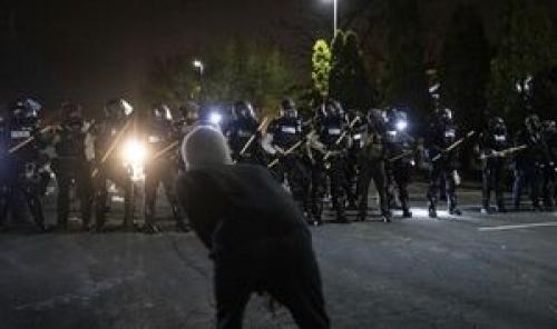  درگیری پلیس با معترضان ضد نژادپرستی در مینیاپولیس آمریکا