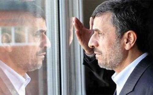 چرا احمدی‌نژاد دچار توهم خودشیفتگی شده است؟/ رئیس‌جمهور سابق فقط مطیع مطلق می‌پسندد