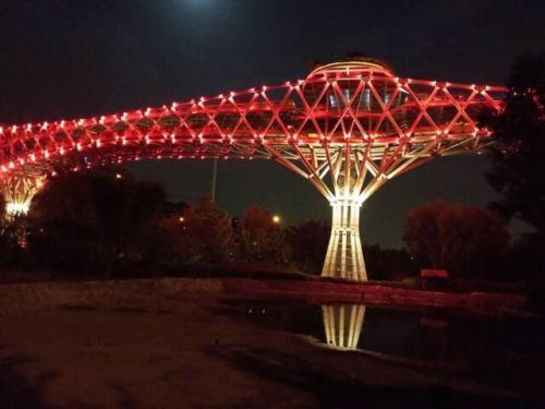  پل طبیعت در روز جهانی هموفیلی قرمز شد. 