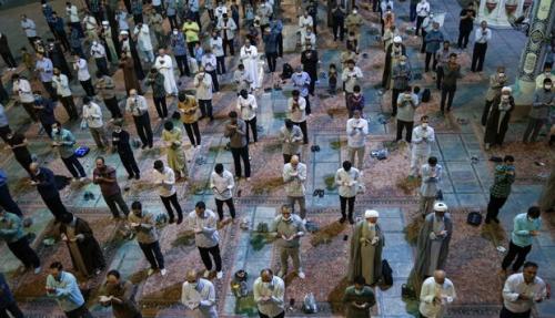 اقامه نماز جماعت در محیط باز مساجد 