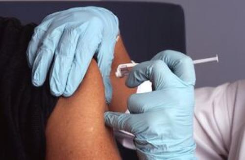 آغاز تزریق فاز ۳ واکسن مشترک ایران و کوبا