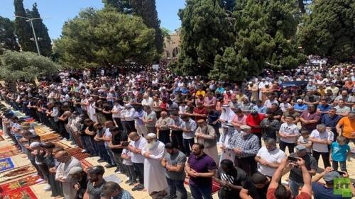  ده‌ها هزار تن برای اقامه نماز جمعه راهی مسجد الاقصی شدند