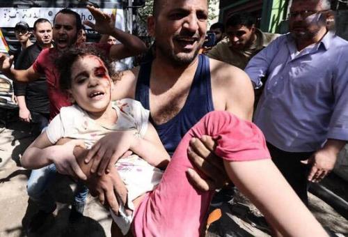  فیلم/ زنده یافتن دختر بچه فلسطینی از زیر آوار