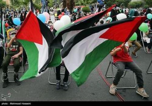 فلسطین در خط مقدم دفاع از امت اسلامی است