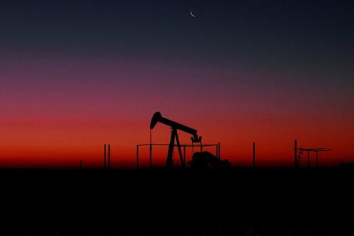 قیمت نفت خام از نزدیک ۷۵ دلار سقوط کرد 