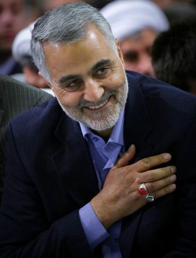 "حاج قاسم" از نگین انگشترش میگوید... "حاج قاسم" از نگین انگشترش میگوید...