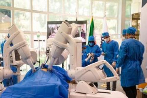  نخستین جراحی از راه دور با ربات ایرانی انجام شد
