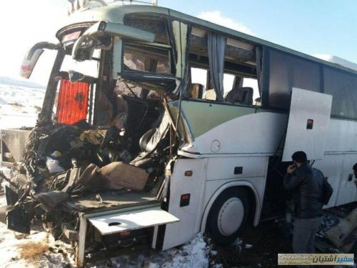  فیلم/ تصادف مرگبار اتوبوس و تریلی در یزد