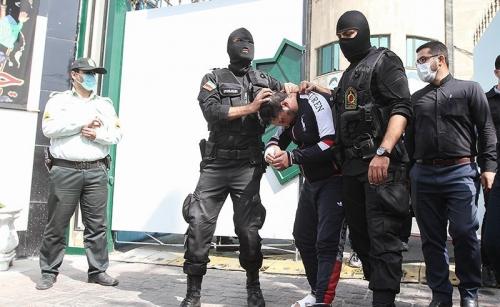  فیلم/ دستگیری ارازل و اوباش توسط پلیس