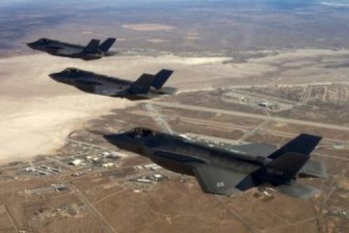  پرواز جنگنده‌های آمریکایی در آسمان عراق ممنوع شود 