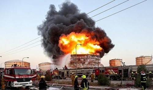  آتش‌سوزی در پتروشیمی امیرکبیر ماهشهر مهار شد