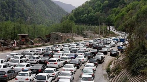  ترافیک سنگین در محور کرج - چالوس/ مقاومت مسافران برای رفتن به استان های شمال کشور