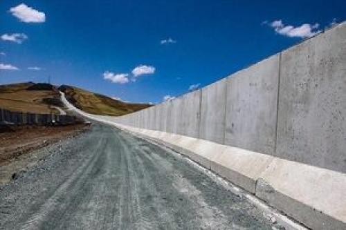 دیوار مرزی با ایران از ورود مهاجرین غیرقانونی جلوگیری خواهد کرد
