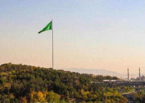  بزرگترین پرچم کشور در شب عید غدیر سبز شد