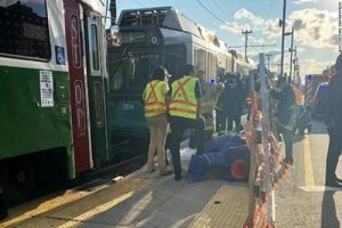  ۲۵ زخمی بر اثر برخورد ۲ قطار در ماساچوست آمریکا