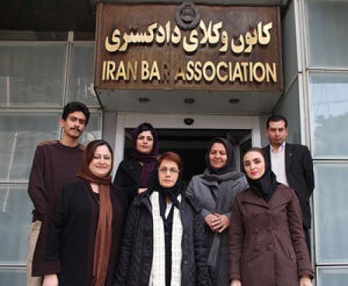 همکاری وکلای حقوق بشری با شبکه بین‌المللی تحریم ایران/ شناسایی خانه شیطان در تهران! +تصاویر