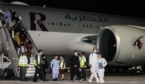 نخستین هواپیمای تخلیه شهروندان خارجی از کابل پس از خروج آمریکا، در دوحه فرود آمد