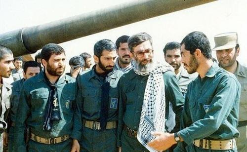 مدیریت راهبردی رهبر انقلاب اسلامی در ۸ سال دفاع مقدس