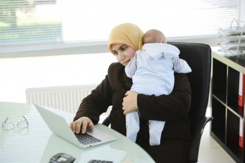  دورکاری مادران شاغل؛ از حرف تا عمل/ قانونی که تصویب شد اما اجرا نه