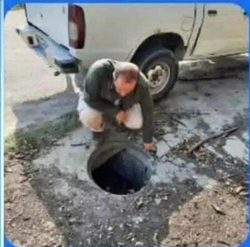 عکس/ مدیری که با پای خود به چاه رفت!