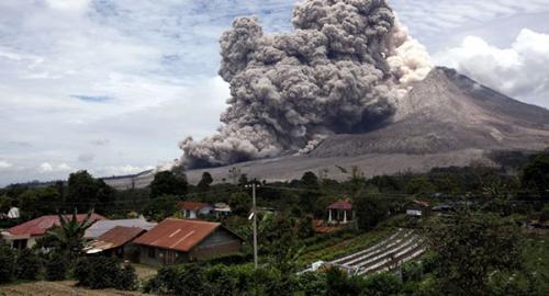  فوران کوه آتشفشانی سمرو اندونزی