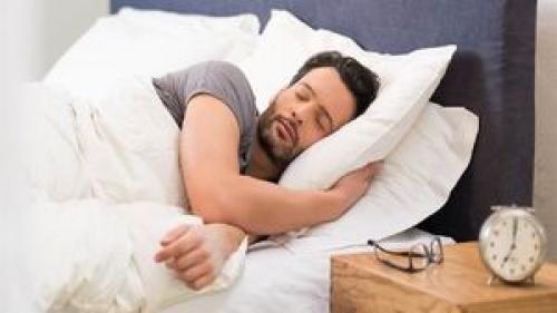  عواملی که کیفیت خواب را پایین می‌آورند